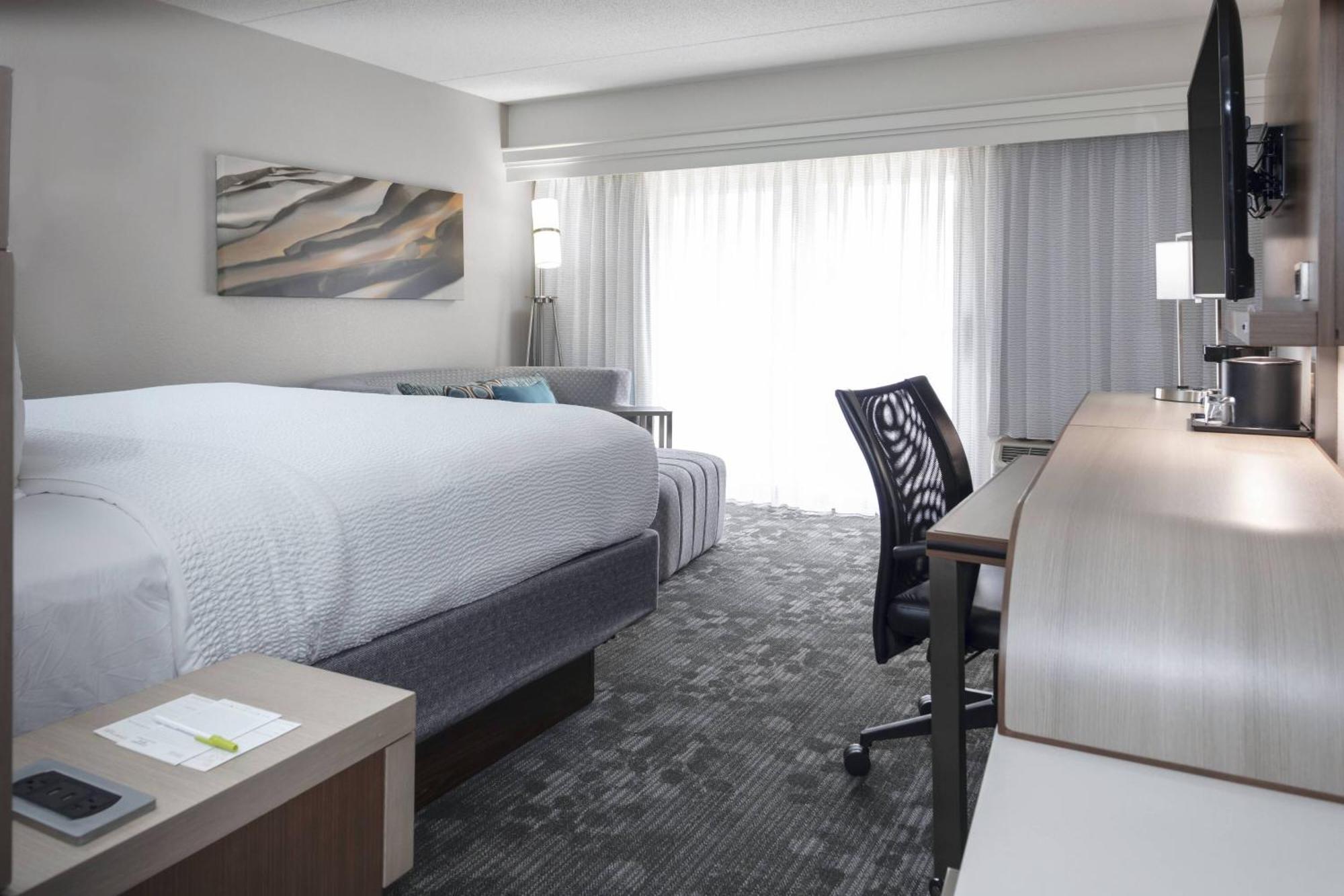 Courtyard Indianapolis Northwest Hotel Bagian luar foto