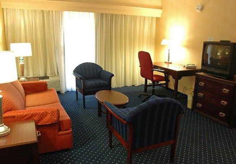 Courtyard Indianapolis Northwest Hotel Ruang foto