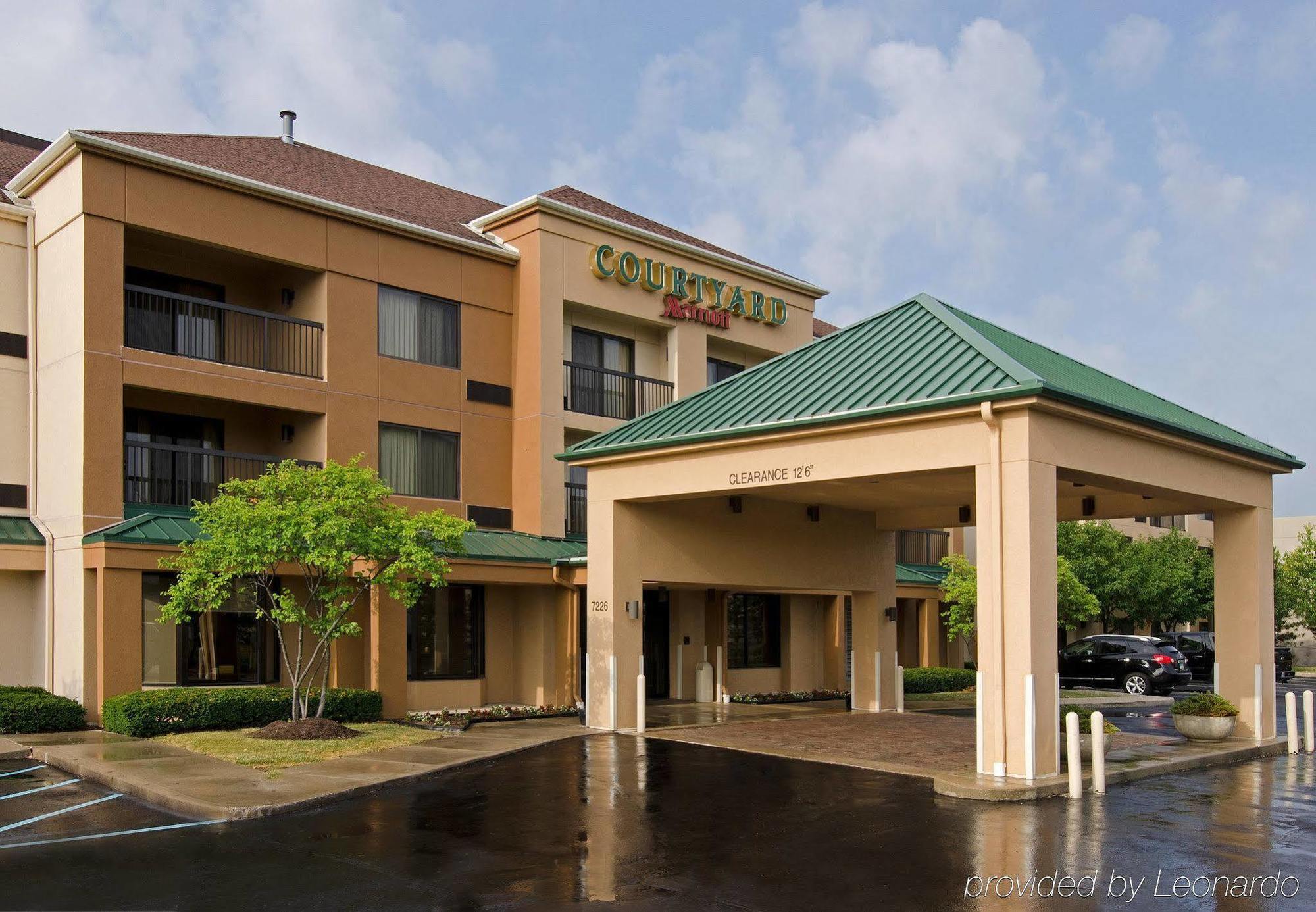 Courtyard Indianapolis Northwest Hotel Bagian luar foto